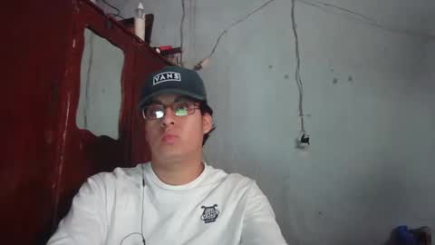 oomaurooo online show from December 25, 9:43 pm