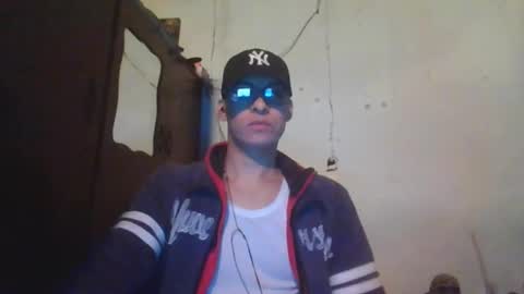 oomaurooo online show from December 19, 7:15 am