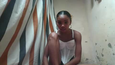 Snapshot of oooosoavizara chatting on June 3, 2:33 pm oooosoavizara online show from June 3, 2:33 pm