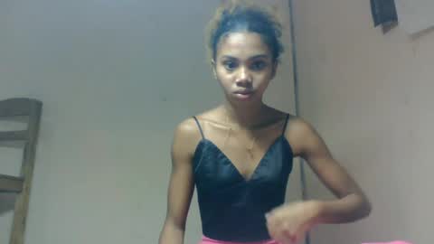 Snapshot of oooosoavizara chatting on July 1, 4:47 am oooosoavizara online show from July 1, 4:47 am