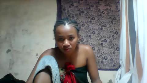 Snapshot of oooozafiette chatting on June 30, 6:53 pm oooozafiette online show from June 30, 6:53 pm