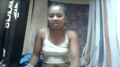 Snapshot of oooozafiette chatting on July 6, 7:49 am oooozafiette online show from July 6, 7:49 am