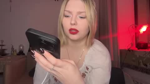 Ophelia online show from January 9, 7:04 pm