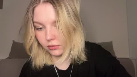 Ophelia online show from April 5, 10:29 pm