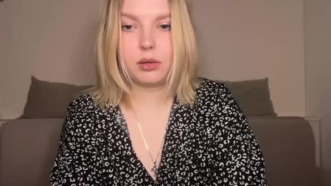 Ophelia online show from April 6, 11:27 pm