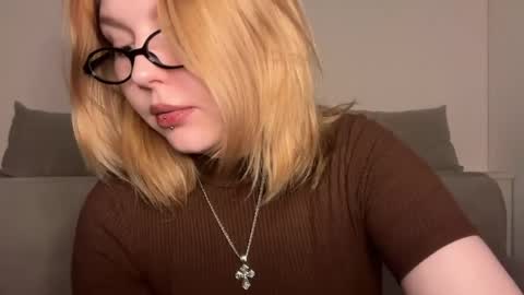 Snapshot of opheliaritz chatting on April 24, 9:28 pm Ophelia online show from April 24, 9:28 pm