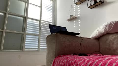 Snapshot of or690 chatting on December 8, 12:52 pm or online show from December 8, 12:52 pm