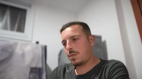 Snapshot of or690 chatting on October 27, 5:17 pm or online show from October 27, 5:17 pm