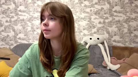 Snapshot of oracorker chatting on September 22, 8:11 pm Coraline online show from September 22, 8:11 pm