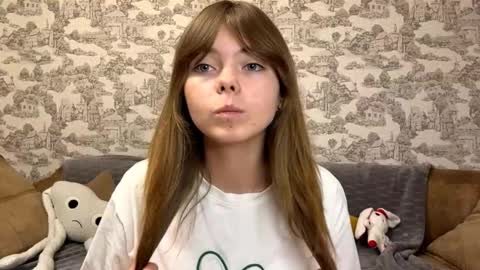 Snapshot of oracorker chatting on September 28, 9:20 pm Coraline online show from September 28, 9:20 pm