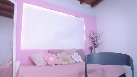 Ora Larson online show from October 3, 11:51 am