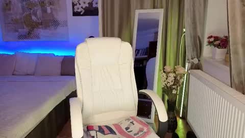 Snapshot of orchidessa chatting on November 21, 6:39 pm Eve Voss online show from November 21, 6:39 pm