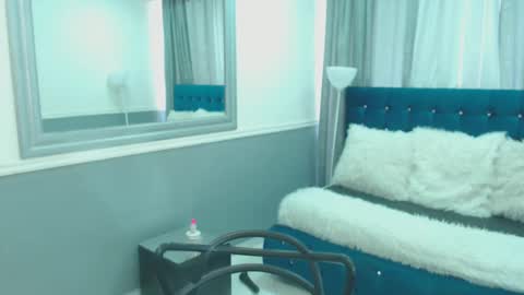 Oriana  online show from September 14, 1:43 pm