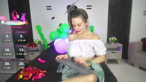 Oriana online show from February 5, 9:52 pm