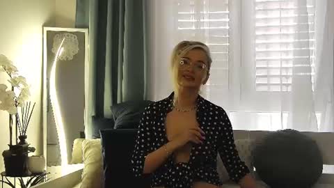 Snapshot of orianawade chatting on August 6, 5:42 am orianawade online show from August 6, 5:42 am