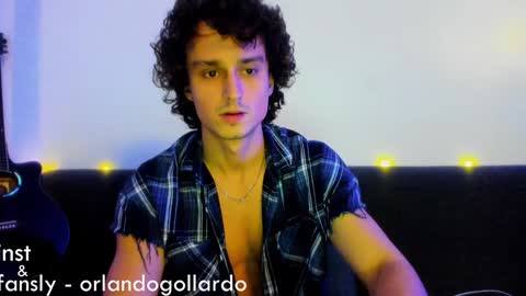 Snapshot of orlando__bloom chatting on December 19, 1:29 pm Fansly and Instagram -  online show from December 19, 1:29 pm