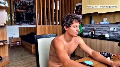 Snapshot of orlando__bloom chatting on April 24, 1:08 am Fansly and Instagram - online show from April 24, 1:08 am