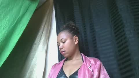 ornellahhh online show from December 16, 1:10 am