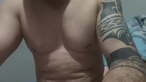 Snapshot of oscar670473 chatting on March 5, 3:13 am oscar670473 online show from March 5, 3:13 am