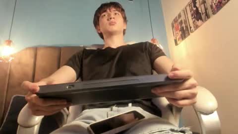 Snapshot of oscar_fox_ chatting on February 15, 2:41 am Oscar online show from February 15, 2:41 am