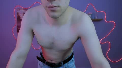Snapshot of oscar_rage chatting on May 6, 6:46 pm oscar_rage online show from May 6, 6:46 pm