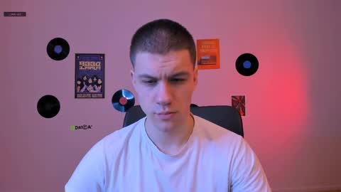 Snapshot of oscar_rage chatting on May 17, 7:10 pm oscar_rage online show from May 17, 7:10 pm