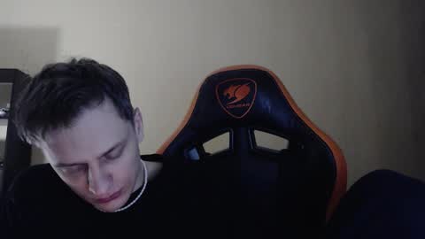 Snapshot of oscar_sssky chatting on January 17, 9:51 pm Oscar online show from January 17, 9:51 pm