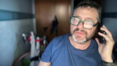 Snapshot of oscarbcncat chatting on April 15, 4:47 pm oscarbcncat online show from April 15, 4:47 pm