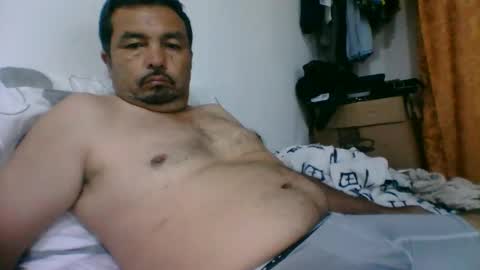 oscarjhe3512 online show from April 5, 2:09 am