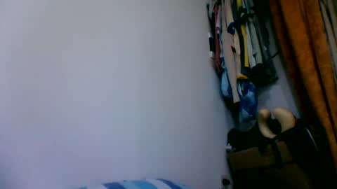 Snapshot of oscarjhe3512 chatting on July 15, 2:39 am oscarjhe3512 online show from July 15, 2:39 am