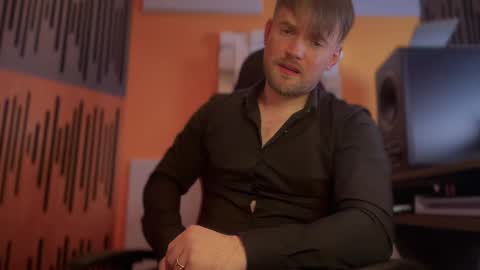 Oscar Steel Savage online show from February 19, 5:49 pm