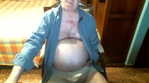 Snapshot of oscarw chatting on October 5, 4:27 pm Oscar online show from October 5, 4:27 pm