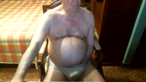 Snapshot of oscarw chatting on October 12, 4:28 pm Oscar online show from October 12, 4:28 pm