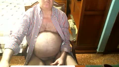 Snapshot of oscarw chatting on January 10, 5:48 pm Oscar online show from January 10, 5:48 pm