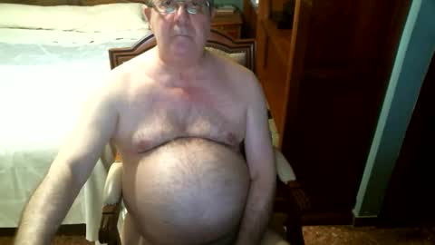 Snapshot of oscarw chatting on June 6, 3:28 pm Oscar online show from June 6, 3:28 pm