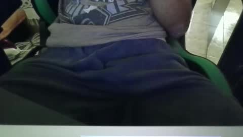 Snapshot of oshaka chatting on May 25, 8:42 am HappyGrower online show from May 25, 8:42 am