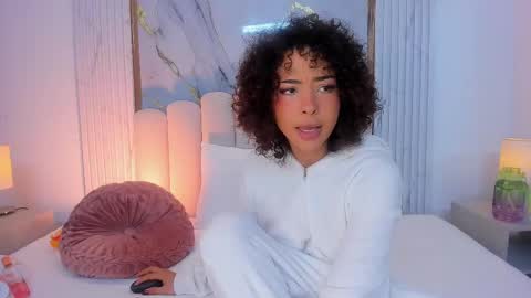 Oshun  online show from March 3, 11:55 am