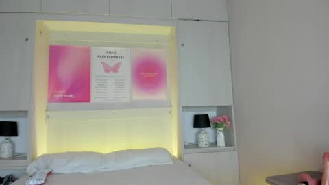 oshun_444 online show from April 4, 12:02 pm