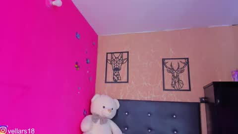 Snapshot of osiris_doll chatting on September 21, 9:16 pm vella online show from September 21, 9:16 pm