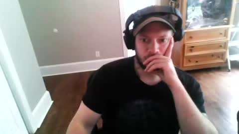 Snapshot of osiris_xxx chatting on June 18, 2:10 pm college beef online show from June 18, 2:10 pm