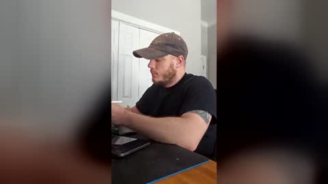 Snapshot of osiris_xxx chatting on July 7, 4:11 pm college beef online show from July 7, 4:11 pm