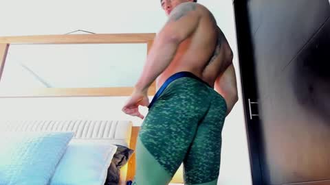 Snapshot of oskar_ford21 chatting on December 21, 5:29 pm Oskar Ford NEW ACCOUNT online show from December 21, 5:29 pm