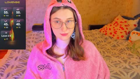 Snapshot of oskar_fucker chatting on December 4, 11:24 pm Leliana online show from December 4, 11:24 pm