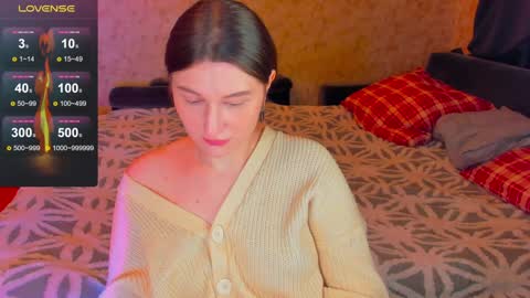 Snapshot of oskar_fucker chatting on December 23, 10:32 am Leliana online show from December 23, 10:32 am