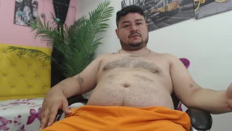 Snapshot of oso_gael chatting on December 21, 6:02 pm Bear Gael online show from December 21, 6:02 pm