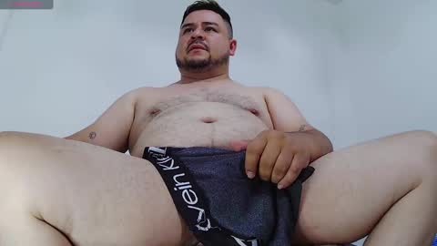 Snapshot of oso_gael chatting on September 25, 6:22 pm Bear Gael online show from September 25, 6:22 pm