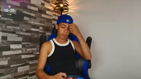 Snapshot of ostin_18hot chatting on June 25, 12:43 am ostin 18hot online show from June 25, 12:43 am
