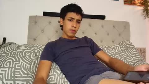 Snapshot of ostin_18hot chatting on July 15, 2:50 am ostin 18hot online show from July 15, 2:50 am