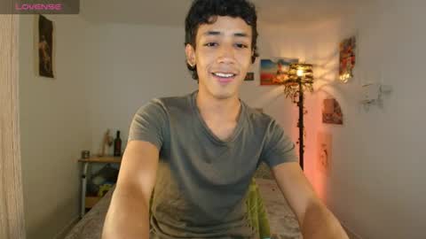 Snapshot of ostin_18hot chatting on July 23, 1:58 am ostin 18hot online show from July 23, 1:58 am