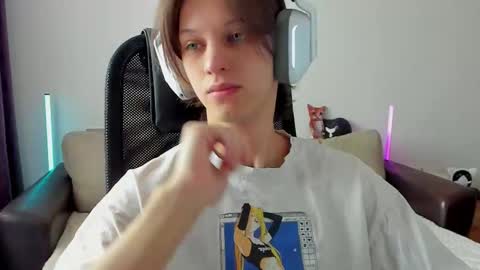 Ostin online show from February 9, 4:49 am